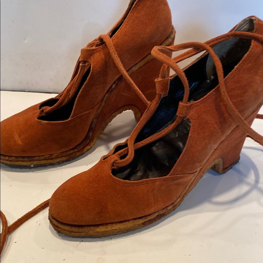 Vintage 1970s Burnt Orange/Rust-Colored Suede Leather Wedge Shoes
